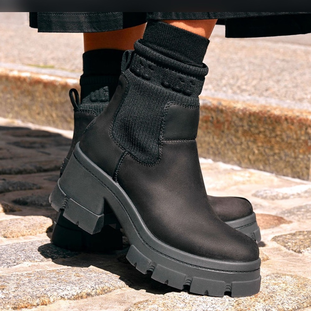 UGG Chelsea Boot
